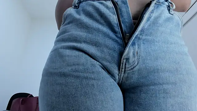 Amelia Debora Antonella online show from 02-24-26, 03:02