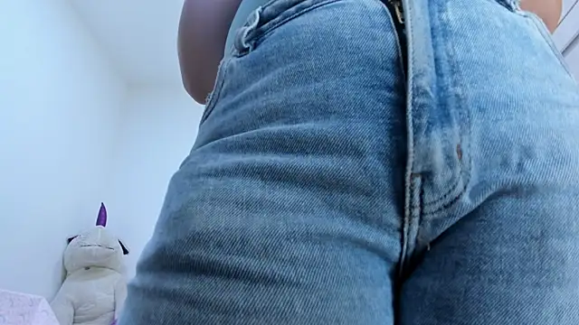 Amelia Debora Antonella online show from 03-28-26, 01:23