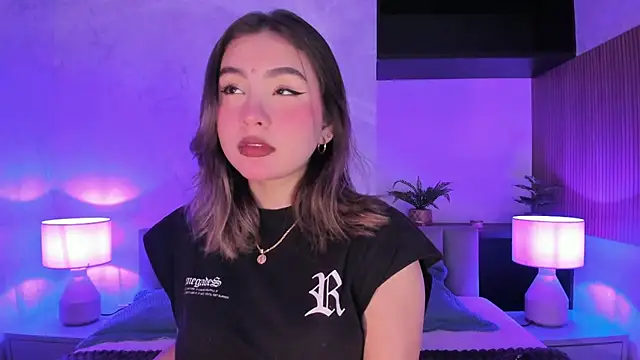 Snapshot of SamantaBone chatting on 10-17-25, 10:44 SamantaBone online show from 10-17-25, 10:44