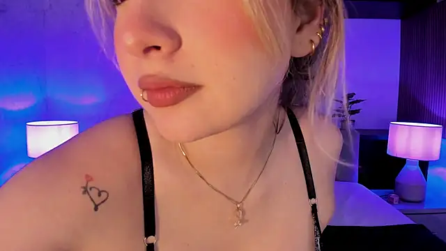 Snapshot of SamantaBone chatting on 02-01-25, 11:58 SamantaBone online show from 02-01-25, 11:58