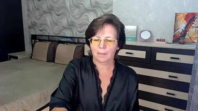 Snapshot of VitaCharm chatting on 09-08-25, 08:30 VitaCharm online show from 09-08-25, 08:30