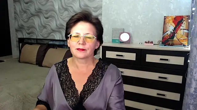 Snapshot of VitaCharm chatting on 10-08-25, 08:42 VitaCharm online show from 10-08-25, 08:42