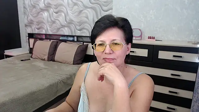 Snapshot of VitaCharm chatting on 02-26-25, 09:31 VitaCharm online show from 02-26-25, 09:31