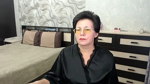 Snapshot of VitaCharm chatting on 02-16-25, 08:33 VitaCharm online show from 02-16-25, 08:33