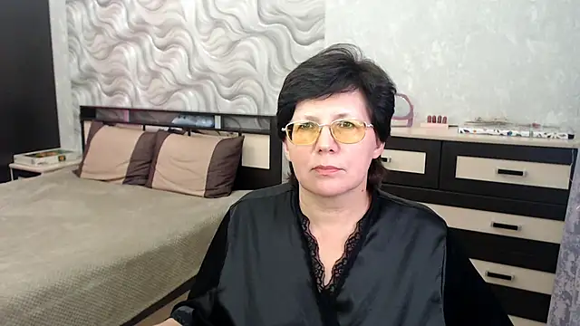 Snapshot of VitaCharm chatting on 03-12-25, 08:52 VitaCharm online show from 03-12-25, 08:52