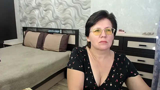 Snapshot of VitaCharm chatting on 03-03-25, 08:11 VitaCharm online show from 03-03-25, 08:11