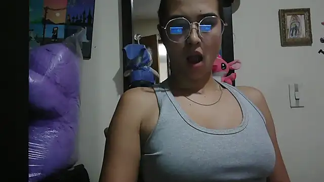 trianabell online show from 04-21-26, 02:36