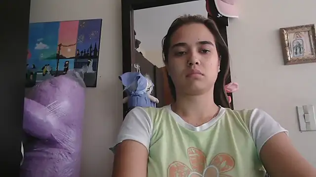 trianabell online show from 04-19-26, 03:24