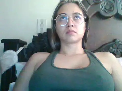 trianabell online show from 02-25-25, 04:14
