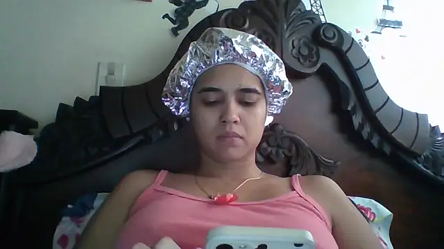 trianabell online show from 10-30-25, 03:20