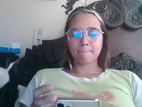 trianabell online show from 03-10-25, 04:57