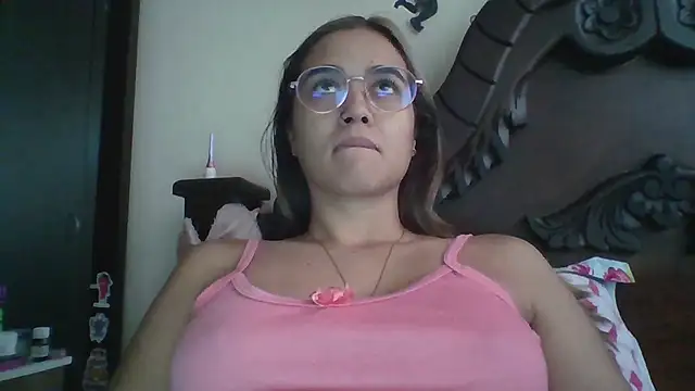 trianabell online show from 10-25-25, 03:23