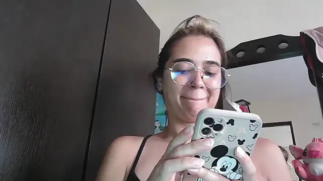 trianabell online show from 03-28-26, 03:02