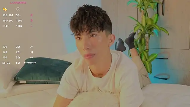 Snapshot of FabianPriince chatting on 10-02-25, 07:39 FabianPriince online show from 10-02-25, 07:39