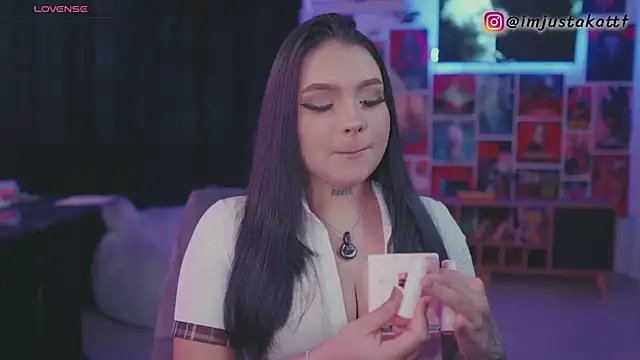 sensualkattt online show from 04-18-26, 10:32