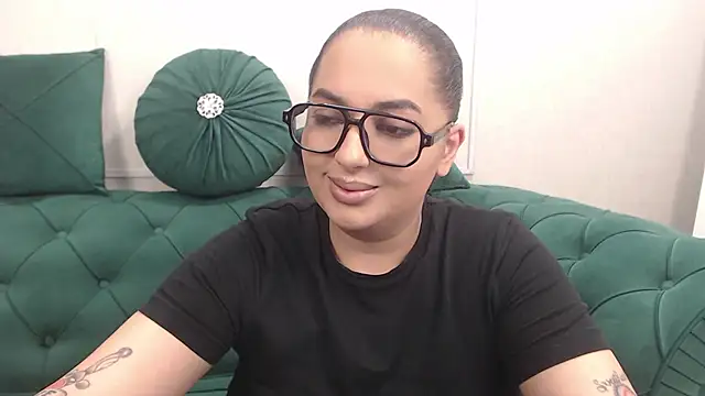 Snapshot of BustyAllyy chatting on 04-19-26, 06:32 BustyAllyy online show from 04-19-26, 06:32