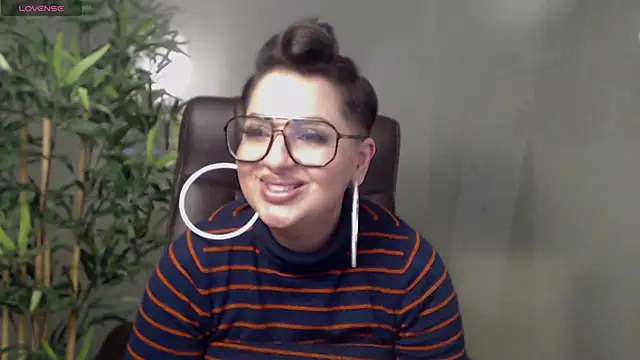 Snapshot of BustyAllyy chatting on 02-21-25, 10:59 BustyAllyy online show from 02-21-25, 10:59