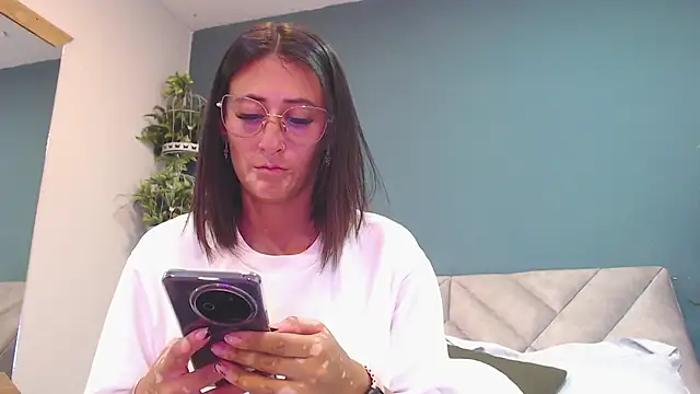 SharisWillian online show from 01-12-26, 04:19