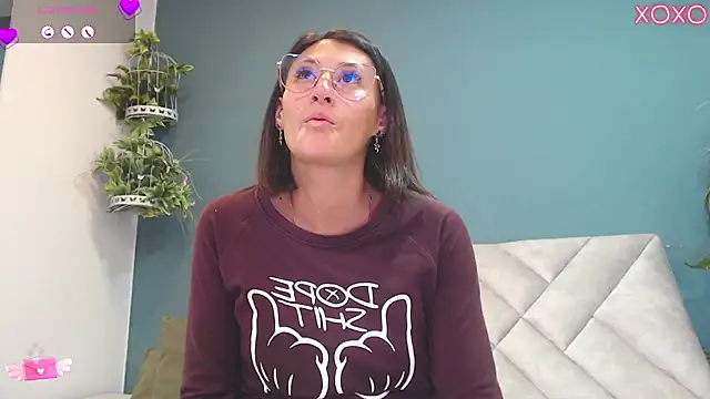 SharisWillian online show from 10-30-25, 04:11