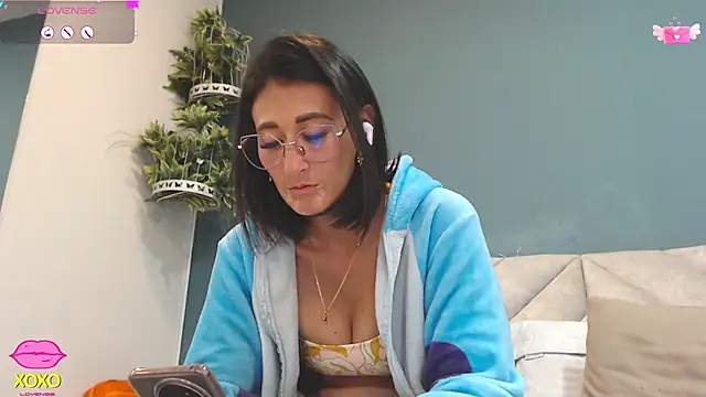 SharisWillian online show from 04-18-26, 03:58