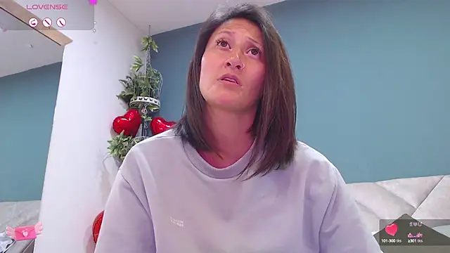 Snapshot of SharisWillian chatting on 03-14-25, 04:10 SharisWillian online show from 03-14-25, 04:10