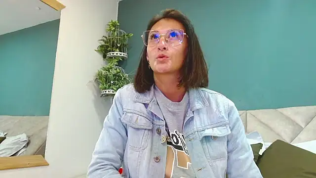 SharisWillian online show from 11-07-25, 03:55