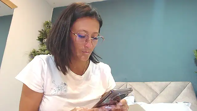 SharisWillian online show from 04-22-26, 03:35