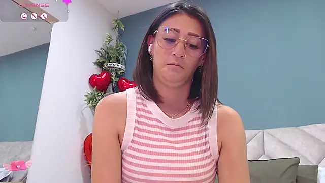Snapshot of SharisWillian chatting on 02-27-25, 09:40 SharisWillian online show from 02-27-25, 09:40