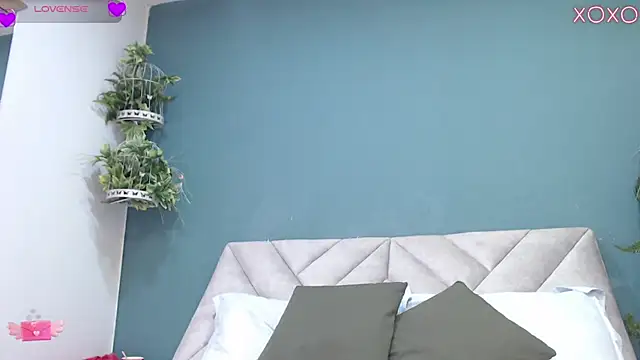 Snapshot of SharisWillian chatting on 09-27-25, 03:45 SharisWillian online show from 09-27-25, 03:45