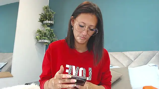 Snapshot of SharisWillian chatting on 06-12-26, 03:48 SharisWillian online show from 06-12-26, 03:48