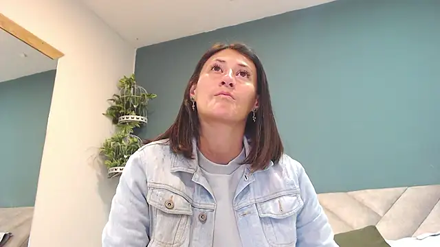 SharisWillian online show from 02-11-26, 03:50