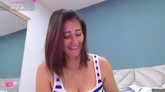 Snapshot of SharisWillian chatting on 03-22-25, 08:51 SharisWillian online show from 03-22-25, 08:51