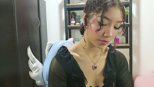 Snapshot of nya_ah chatting on 03-15-25, 04:24 nya ah online show from 03-15-25, 04:24