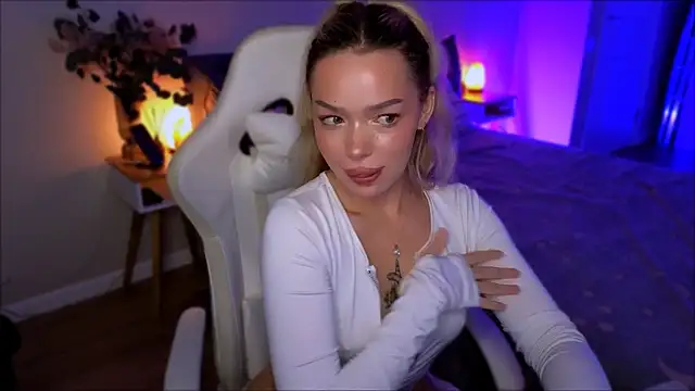 Lily Yin online show from 08-03-26, 06:32