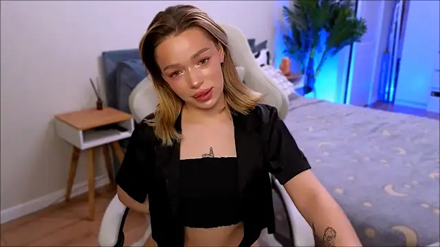 Lily Yin online show from 12-18-25, 05:23