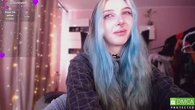 JustMeowGirl online show from 03-06-26, 05:46