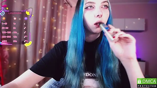 Snapshot of JustMeowGirl chatting on 10-25-25, 04:55 JustMeowGirl online show from 10-25-25, 04:55