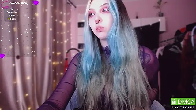 JustMeowGirl online show from 03-25-26, 05:51