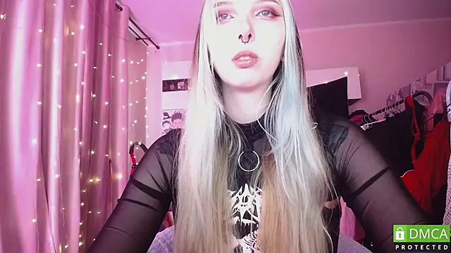 JustMeowGirl online show from 05-17-26, 06:02