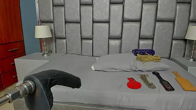 Foxy Assh  online show from 10-22-25, 11:20