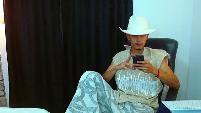 Bastiaan 28 online show from 03-10-26, 02:59