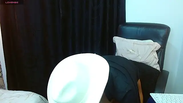 Bastiaan 28 online show from 03-08-26, 02:04