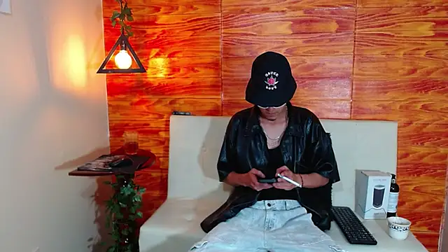Bastiaan 28 online show from 03-11-25, 02:21