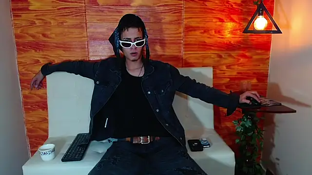 Bastiaan 28 online show from 03-07-25, 03:40