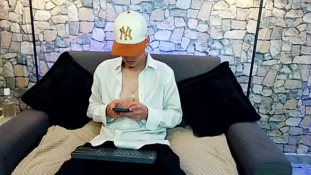 Bastiaan 28 online show from 11-20-25, 04:57