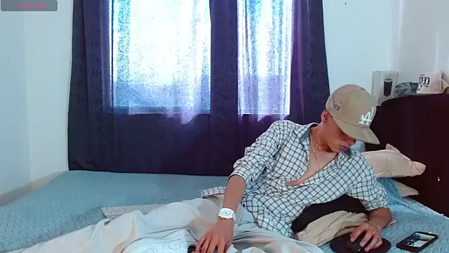 Bastiaan 28 online show from 12-19-25, 08:00