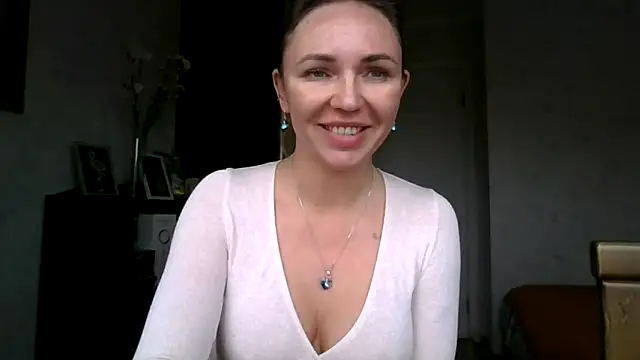 AngelinaLove28 online show from 10-09-25, 07:20