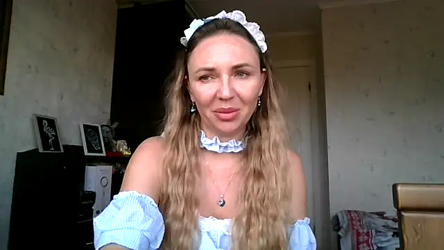 AngelinaLove28 online show from 10-30-25, 07:17