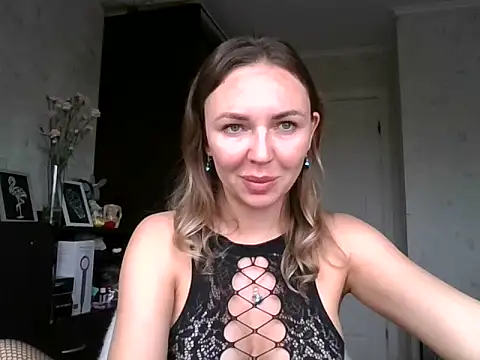 AngelinaLove28 online show from 10-13-25, 06:26