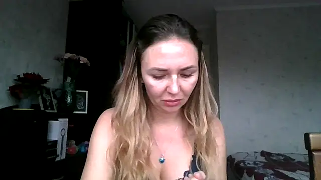 AngelinaLove28 online show from 12-16-25, 07:45